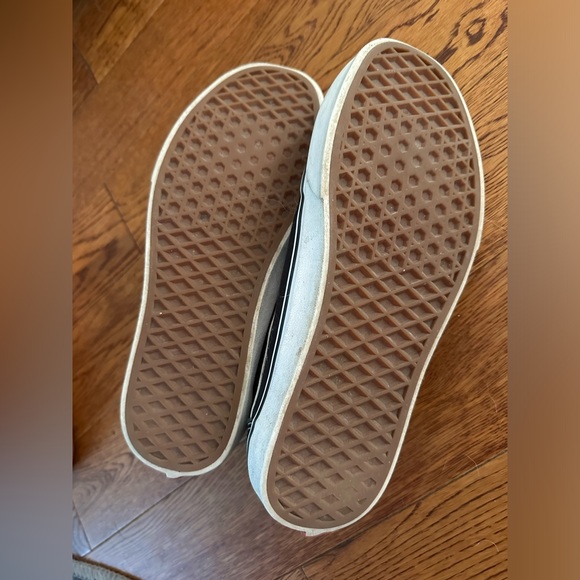 Vans - Picture 4 of 6